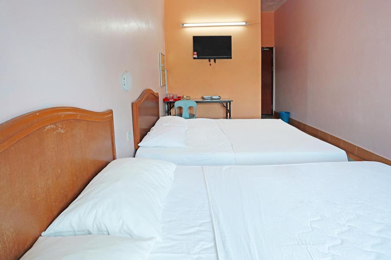 Hotel Oyo 90598 Living House C0 Kuching Exterior foto